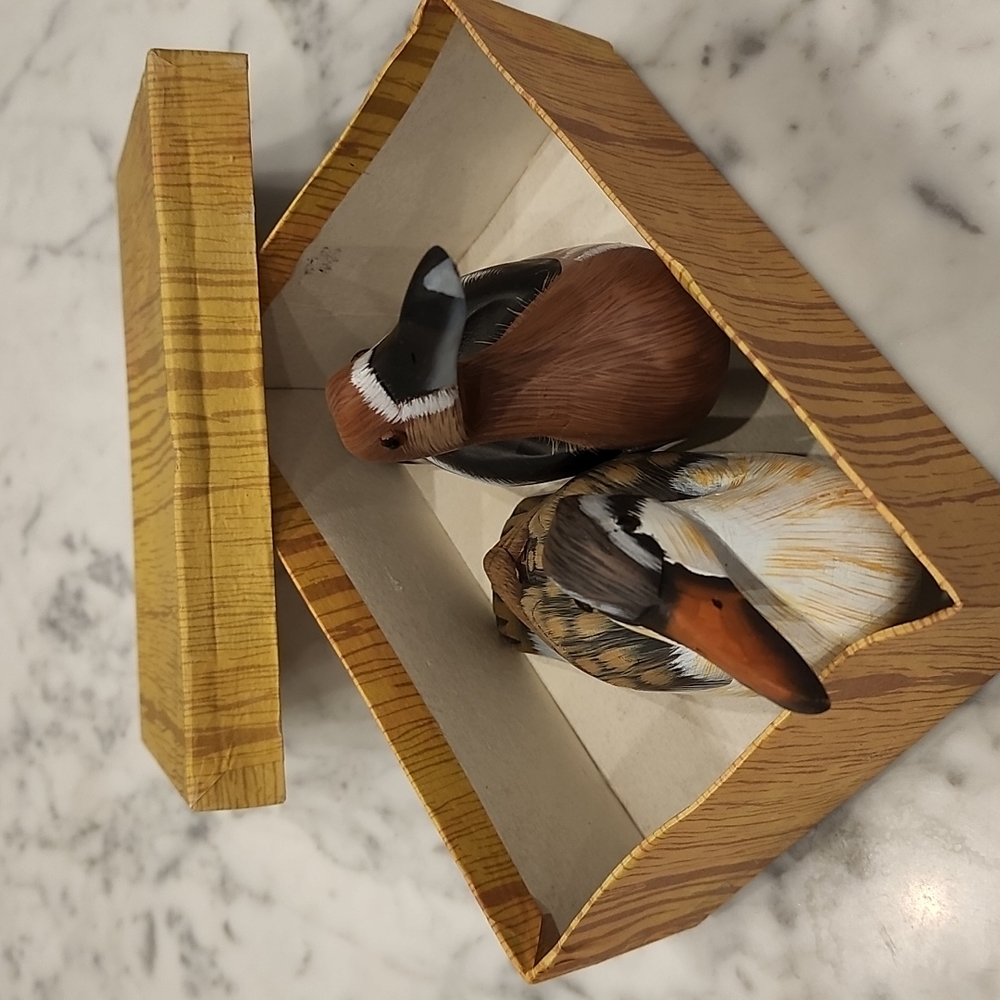 2 duck decoys